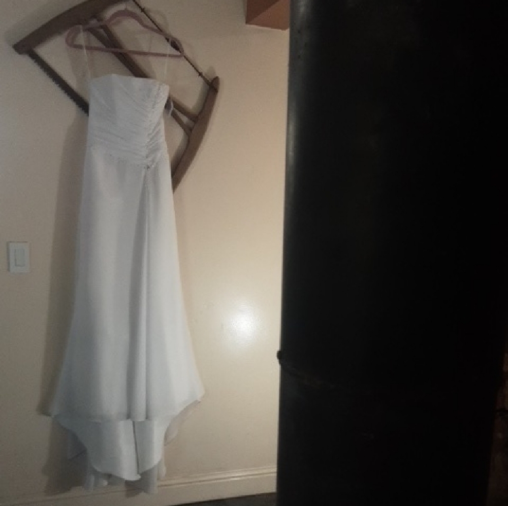 Elegant White Strapless Gown